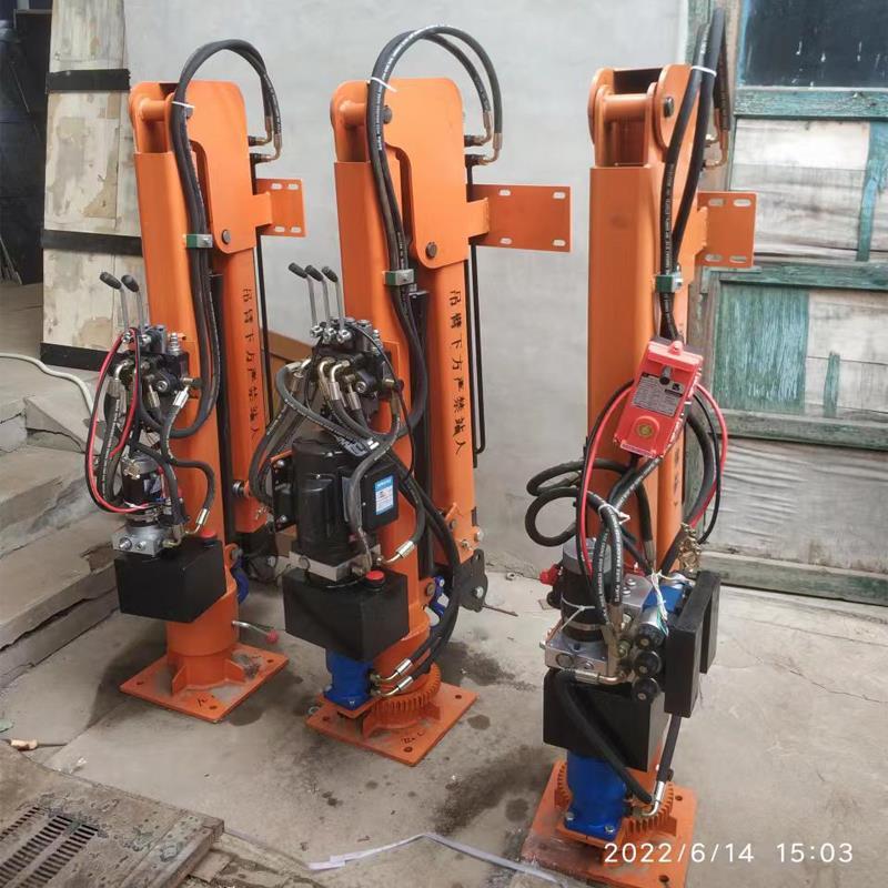 乌当区重汽蓝牌随车吊 3.2吨 国六动力强 液压驱动 农用自卸起重机